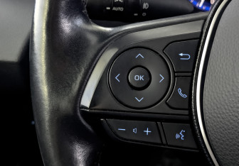 Подержанный автомобиль Toyota Corolla Sedan 2020 года (27 фото)