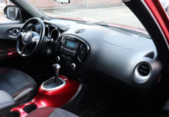 Подержанный автомобиль Nissan Juke 2014 года (8 фото)