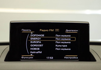 Подержанный автомобиль Audi Q3 2013 года (10 фото)