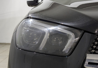 Подержанный автомобиль Mercedes-Benz GLE 2020 года (11 фото)