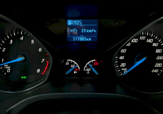 Подержанный автомобиль Ford Focus Wagon 2014 года (25 фото)