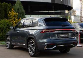 Подержанный автомобиль Geely Monjaro 2023 года (5 фото)