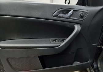 Подержанный автомобиль Skoda Yeti 2015 года (15 фото)