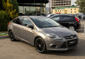 Подержанный автомобиль Ford Focus Sedan 2012 года (2 фото)