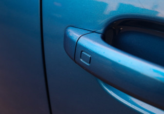 Подержанный автомобиль Audi Q3 2015 года (13 фото)