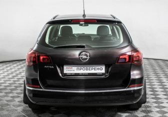 Подержанный автомобиль Opel Astra Wagon 2014 года (6 фото)
