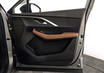 Подержанный автомобиль Omoda C5 2024 года (24 фото)