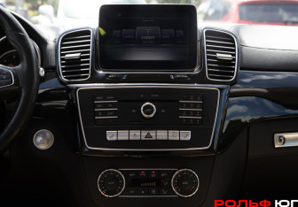 Подержанный автомобиль Mercedes-Benz GLE 2016 года (13 фото)