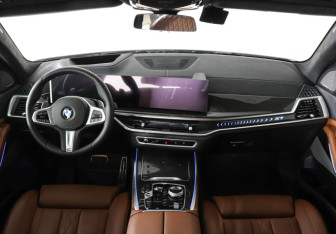 Новый BMW X7 2025 (11 фото)