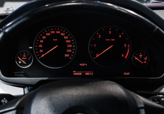 Подержанный автомобиль BMW X5 2017 года (28 фото)