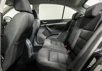 Подержанный автомобиль Skoda Octavia Liftback 2012 года (10 фото)