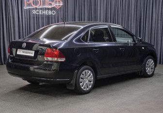 Подержанный автомобиль Volkswagen Polo Sedan 2012 года (5 фото)