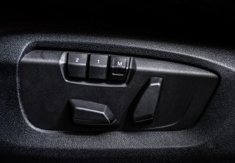 Подержанный автомобиль BMW X5 2014 года (15 фото)