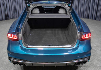 Подержанный автомобиль Audi A7 2019 года (10 фото)