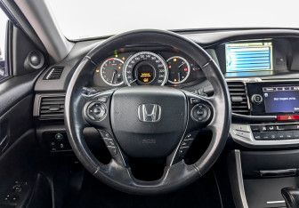 Подержанный автомобиль Honda Accord Sedan 2013 года (22 фото)