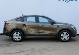 Подержанный автомобиль Renault Arkana 2019 года (4 фото)