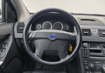 Подержанный автомобиль Volvo XC90 2011 года (12 фото)