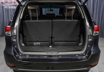 Подержанный автомобиль Toyota Fortuner 2017 года (9 фото)