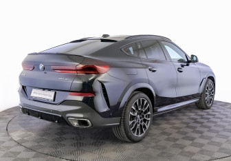 Подержанный автомобиль BMW X6 2025 года (5 фото)