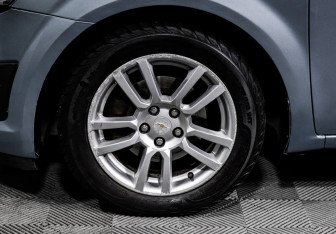 Подержанный автомобиль Chevrolet Aveo Sedan 2012 года (15 фото)