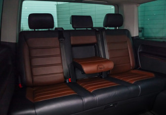 Подержанный автомобиль Volkswagen Multivan 2020 года (15 фото)