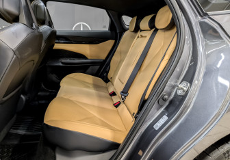 Подержанный автомобиль Changan UNI-V 2023 года (12 фото)