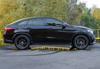 Подержанный автомобиль Mercedes-Benz GLE AMG 2017 года (3 фото)