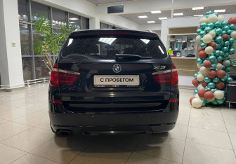 Подержанный автомобиль BMW X3 2011 года (6 фото)