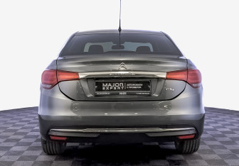 Подержанный автомобиль Citroen C4 Sedan 2017 года (6 фото)
