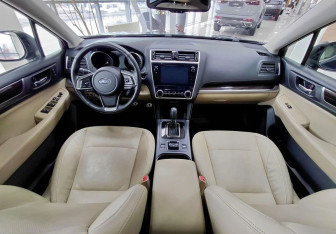 Подержанный автомобиль Subaru Legacy Sedan 2018 года (10 фото)