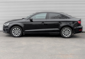Подержанный автомобиль Audi A3 Sedan 2014 года (8 фото)