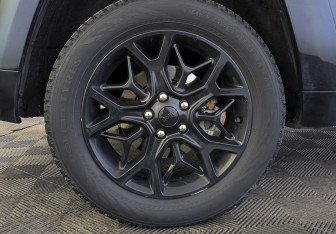 Подержанный автомобиль Jeep Grand Cherokee 2021 года (12 фото)