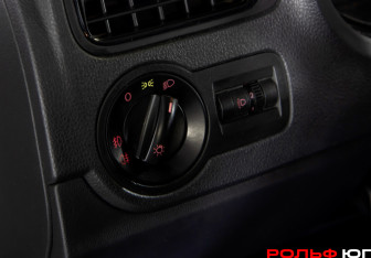 Подержанный автомобиль Volkswagen Polo Sedan 2017 года (14 фото)