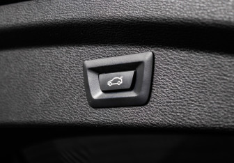 Подержанный автомобиль BMW X2 2018 года (18 фото)