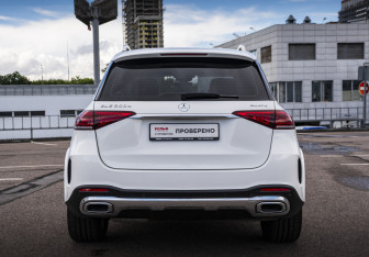 Подержанный автомобиль Mercedes-Benz GLE 2021 года (6 фото)