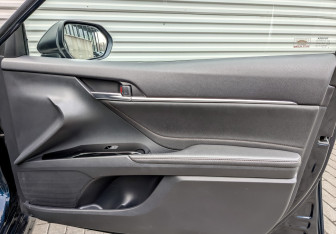 Подержанный автомобиль Toyota Camry Sedan 2018 года (23 фото)