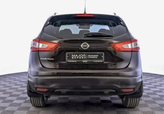 Подержанный автомобиль Nissan Qashqai 2014 года (6 фото)