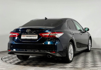 Подержанный автомобиль Toyota Camry Sedan 2019 года (5 фото)