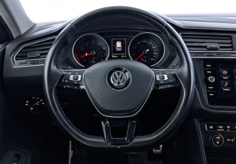 Подержанный автомобиль Volkswagen Tiguan 2018 года (22 фото)