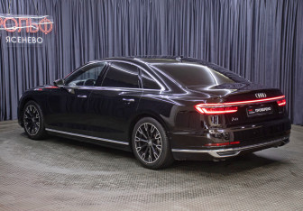 Подержанный автомобиль Audi A8 2018 года (7 фото)