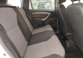 Подержанный автомобиль Renault Duster 2017 года (11 фото)