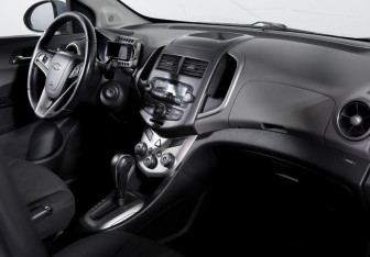 Подержанный автомобиль Chevrolet Aveo Sedan 2012 года (9 фото)