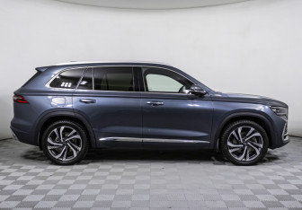 Подержанный автомобиль Geely Monjaro 2023 года (4 фото)