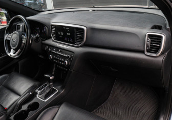 Подержанный автомобиль Kia Sportage 2018 года (7 фото)