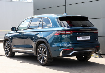 Подержанный автомобиль Geely Monjaro 2024 года (7 фото)