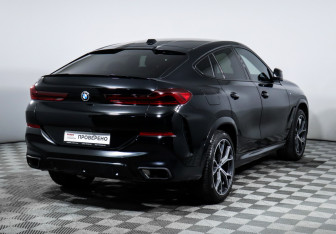 Подержанный автомобиль BMW X6 2023 года (5 фото)