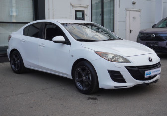 Подержанный автомобиль Mazda 3 Sedan 2010 года (3 фото)