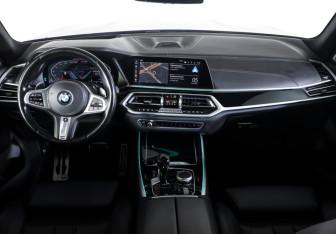 Подержанный автомобиль BMW X7 2021 года (14 фото)