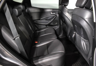 Подержанный автомобиль Hyundai Santa Fe 2015 года (8 фото)