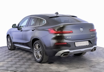Подержанный автомобиль BMW X4 2021 года (7 фото)